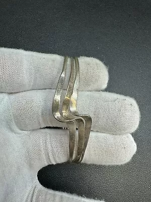 12.3g Unknown Metal Cuff Bracelet 6 1/2” Lot H • $10