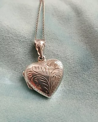 Vintage Sterling Silver 925 Engraved Filagree Floral Locket Pendant & Necklace • $25