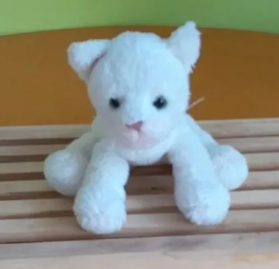 Yomiko Classics Cute White Kitten Good Condition • £5