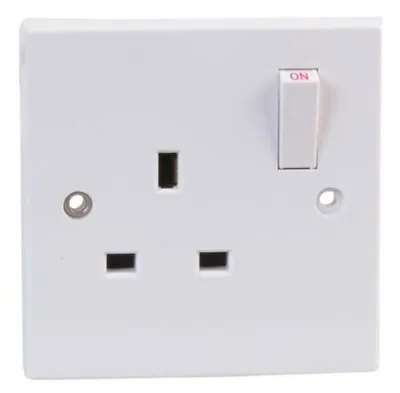 Single Electric Wall Socket Plug 1 Gang Switched White Plastic 13 Amp Screws • £6.99