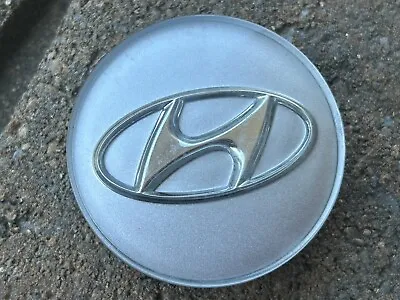 Hyundai Veloster Accent Oem Wheel Center Cap 52960-1e400 2 1/4  Diameter • $8.55