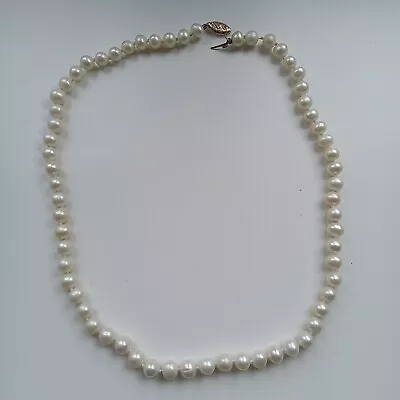 14ct Gold Clasp Akoya Pearl Necklace • £22