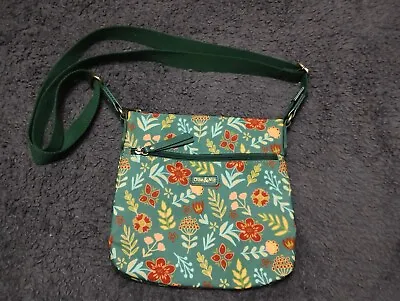 Ollie And Nic Hand Bag Shoulder Bag Cross Body Green Floral Oil Cloth • £16.95