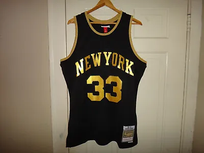 Patrick Ewing 1991-92 Mitchell & Ness NY Knicks Black Gold Swingman Jersey $130 • $76.50