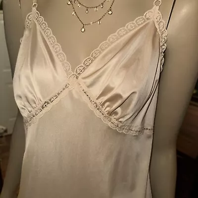 Beige Vintage Slip Women’s 38 Floral Lace Shiny Silky All Nylon Antron • $12