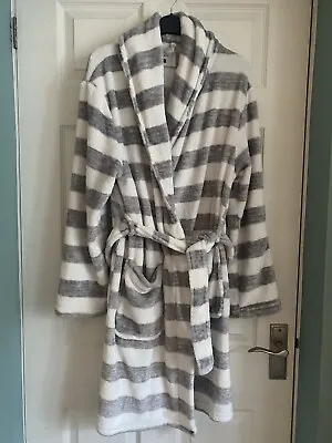 Ladies Soft Velour Grey & White Striped Dressing Gown / Bath Robe - MEDIUM • £5.99