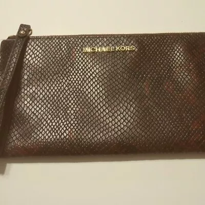 Michael Kors Clutch • $35