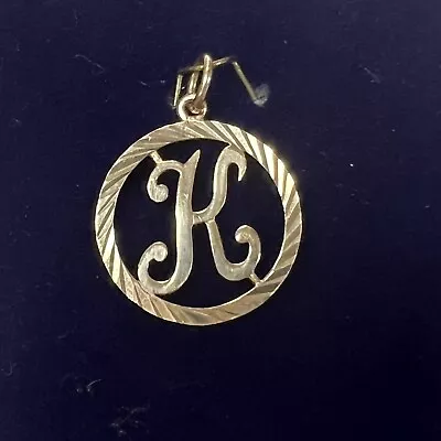 9ct Yellow Gold Initial/Letter K Cut Out Round Disc Pendant • £80