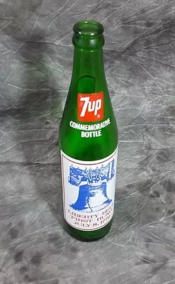 VINTAGE 1776-1976 7-UP BICENTENNIAL COMMEMORATIVE SODA BOTTLE 16 Oz • $5.99