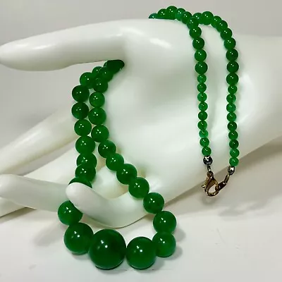 Vintage Jadeite/Jade Apple Green Glass Art Deco 20 L Graduated Bead Necklace • $34.99