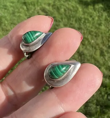 VINTAGE MALACHITE STERLING SILVER HANDMADE CLIP ON STUD EARRINGS  16mm 5.37 Gr • $29.99