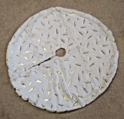 Small Feather Christmas Tree Skirt- Furry White 30  Round  With Gold Feathers • $8.79