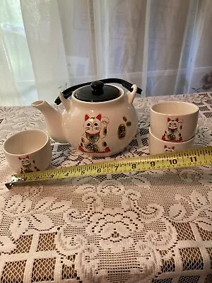 VtgManeki Neko Japanese Lucky Cat Tea Set 3 Cups Teapot  White Porcelain Taiwan • $35