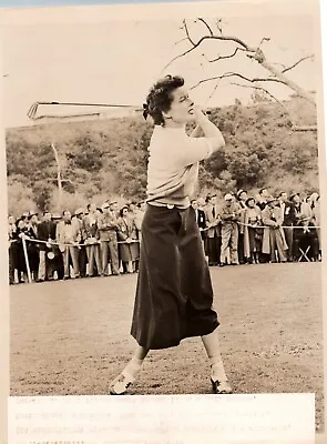 Katherine Hepburn Playing Golf (1952) ❤ Original Vintage Beauty Photo K 388 • $29.99