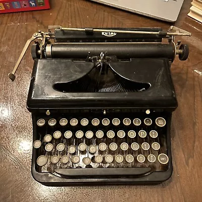 Vintage 1930's Royal Portable Typewriter - Black • $95