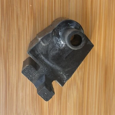 $30 • Buy Westinghouse Fridge Bottom Lower Cam Right Hand Side Hinge 1458378 RHS WSE6100