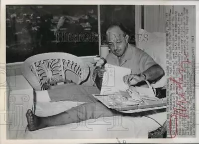 1961 Press Photo Voice Actor Mel Blanc Recovering From Near-fatal Auto Accident • $12.99