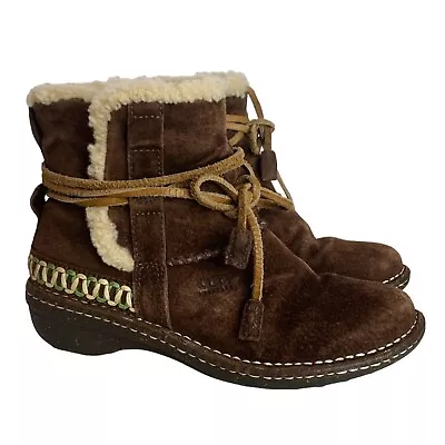 UGG Cove Brown Leather Suede Boots Tie Size 7 Shearling Fur Lined Womens 5178 • $85