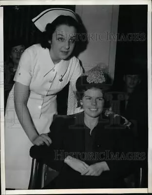 1941 Press Photo Lilly Fern Thompson Survives Cruise Aboard Win On Vivian Steger • $29.88