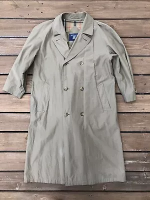 Vintage Men’s Burberrys Trench Raincoat Khaki/Beige Double Breast 40 Regular • $119.99