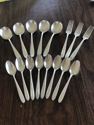 $26 • Buy Vintage Silverplate Silverware Lot 16 Pieces, Oneida, Community