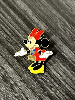 Walt Disney World 2001 Minnie Mouse W/ Open Hand And Cast Member Lanyard Pin • $12