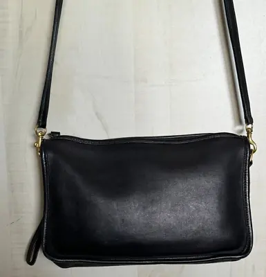 VTG Coach Leather Zippered Clutch Bag Crossbody Black 9455 • $99