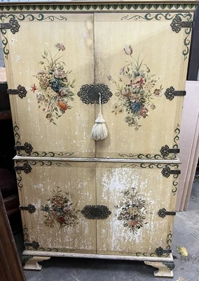 £820 • Buy Antique Housekeepers Cupboard Linen Press Country House Storage Chateau Delight
