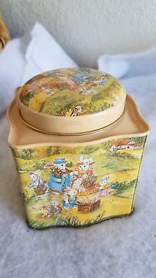 Vintage 60s-70s Easter Tin Rabbit Family At Easter 4 1/2 × 4  Unbranded  • $22