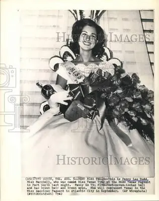 1962 Press Photo Miss Texas Penny Lee Rudd Crowned In Fort Worth - Hcw26884 • $23.90