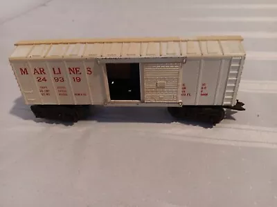 Marx Train Marlines 249319 Cream Operating Boxcar Vintage. With Worker. • $24.99