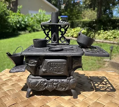$30 • Buy Vintage Miniature Crescent Cast Iron Stove