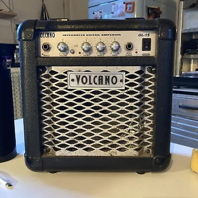 VOLCANO 15W Combo Guitar Amplifier • £10