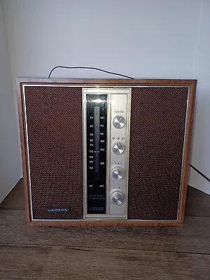 $40 • Buy Vintage Lloyd Solid State 11 Transistor 4 Speaker Radio Japan Model 7H13G