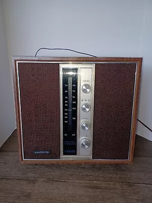 $40 • Buy Vintage Lloyd Solid State 11 Transistor 4 Speaker Radio Japan Model 7H13G