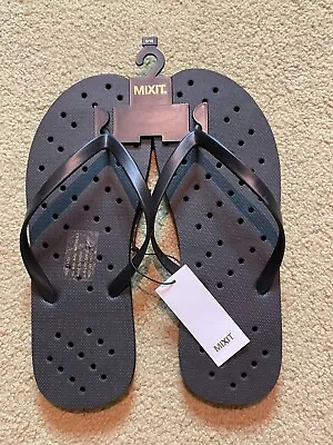 NWT Mixit Women's Thong Flip Flops Solid Black Rubber Foam Shower Shoes 9 / 10 • $12.99