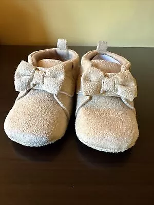 Baby Girl Moccasins 6-12 Months • $9.99