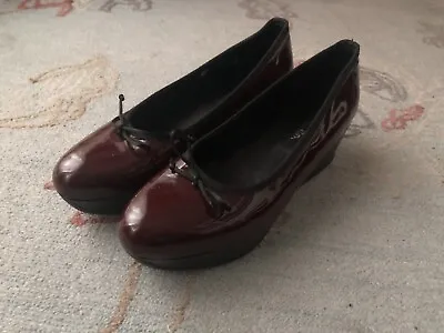 BNWOT Jane Shilton Ladies Platform Burgundy Patent Slip On Shoes Size 7 • £14