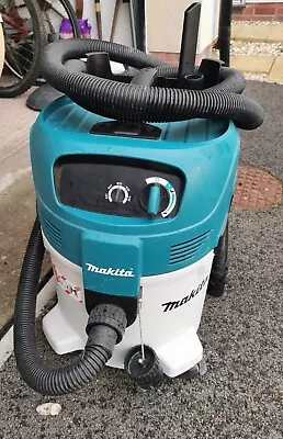 Makita VC3012M 110V M Class 30L Dust Extractor • £275