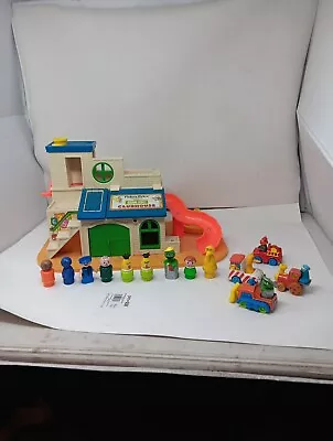 VINTAGE Fisher Price Little People SESAME STREET CLUBHOUSE #937 Playset • $29.25