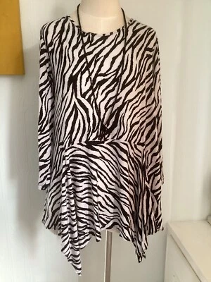 £22 • Buy Black White Top By Yong Kim Size 18 Zebra Stretch