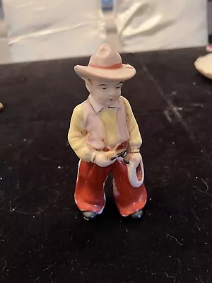 Vintage Cowboy Gun Slinger Figurine 5 1/2  - Made In Japan • $18.90