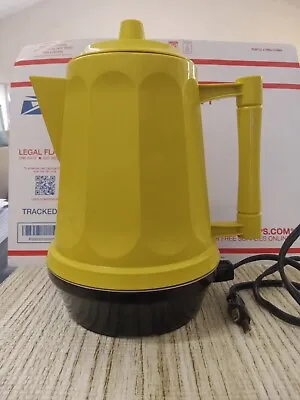 Mirro Matic Electric Percolator Yellow 8 Cup WORKS Model P-0199-35 Vintage • $40