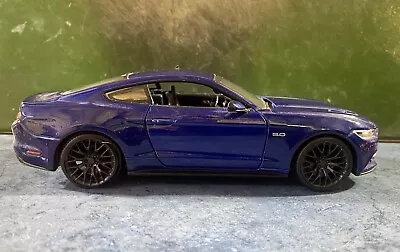 Maisto 2015 Ford Mustang Gt 5.0 1/24 Scale Diecast Model Car  Used • $15