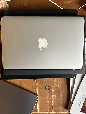 Apple MacBook Air A1465 11.6  Laptop - MD224LL/A (June 2012) • $125