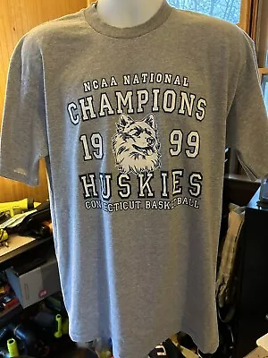 Vintage UConn Huskies Basketball 1999 National Champions Large T-Shirt Excellent • $23