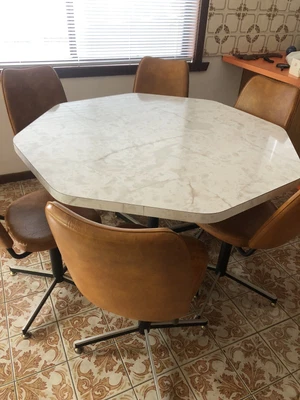 $220 • Buy Retro Kitchen / Dining Octagonal Table With 6 Swivel Chairs