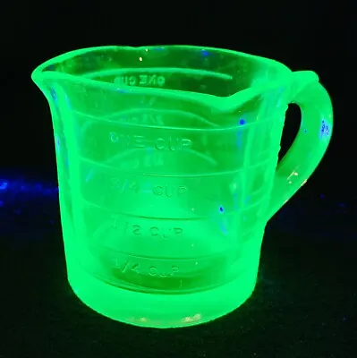 Vtg US GLASS CO. Green Uranium UV Vaseline Glass 3 Spout Measuring Cup ThumbRest • $35