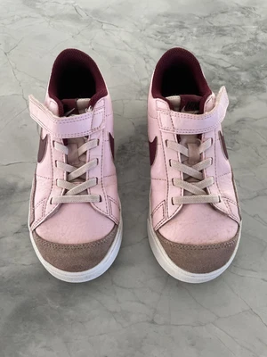 $24 • Buy Nike Girls Shoes No Tie Fastener EUC Size US13C