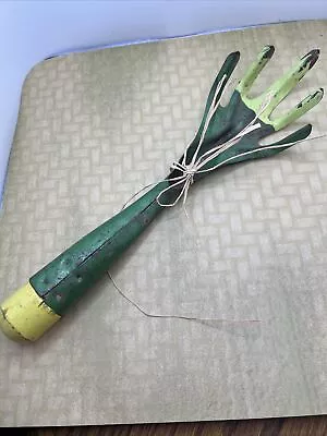 Vintage Primitive Garden Tool Claw Cultivator Metal 5 Tines Hand Tool • $14.99